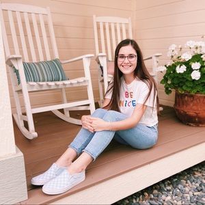 Meet your Posher, Alexandra